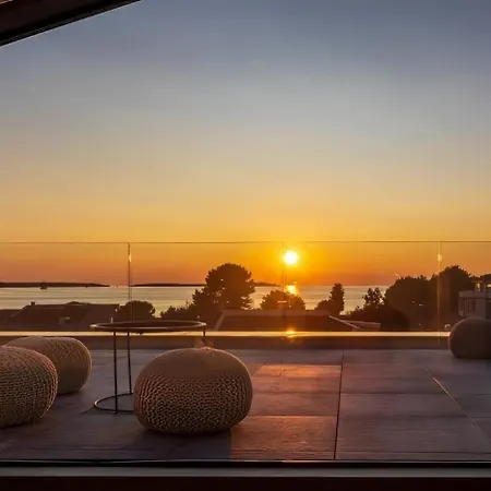 A In For 8 2 Persons With Infinity Pool Only 100 Meters From The Sea *