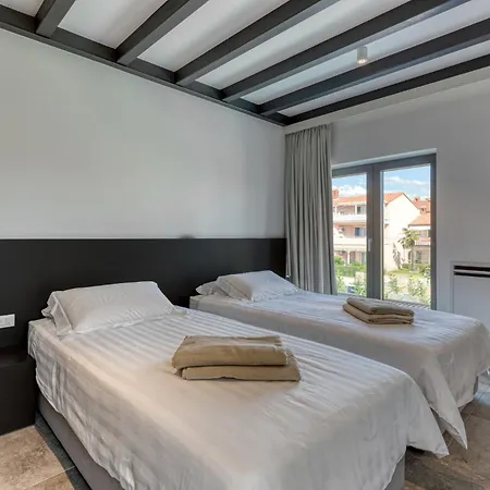 A In For 8 2 Persons With Infinity Pool Only 100 Meters From The Sea Villa *