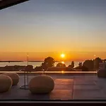 A In For 8 2 Persons With Infinity Pool Only 100 Meters From The Sea *