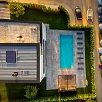 A In For 8 2 Persons With Infinity Pool Only 100 Meters From The Sea * Fazana