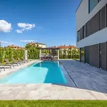 A In For 8 2 Persons With Infinity Pool Only 100 Meters From The Sea Fazana