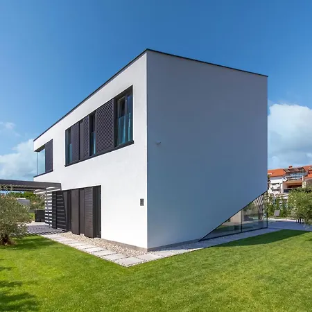 Villa A In For 8 2 Persons With Infinity Pool Only 100 Meters From The Sea *
