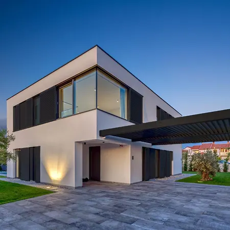 Villa A In For 8 2 Persons With Infinity Pool Only 100 Meters From The Sea Fazana